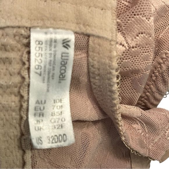 Wacoal  Underwire Bra with Molded Cups - Picture 5 of 5